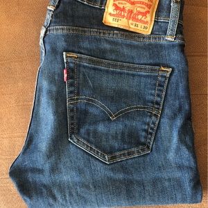 Levi’s 511 slim 31 x 30 men’s jeans dark denim Excellent shape